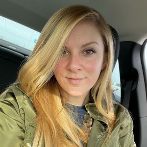 Meet your Posher, Hannah